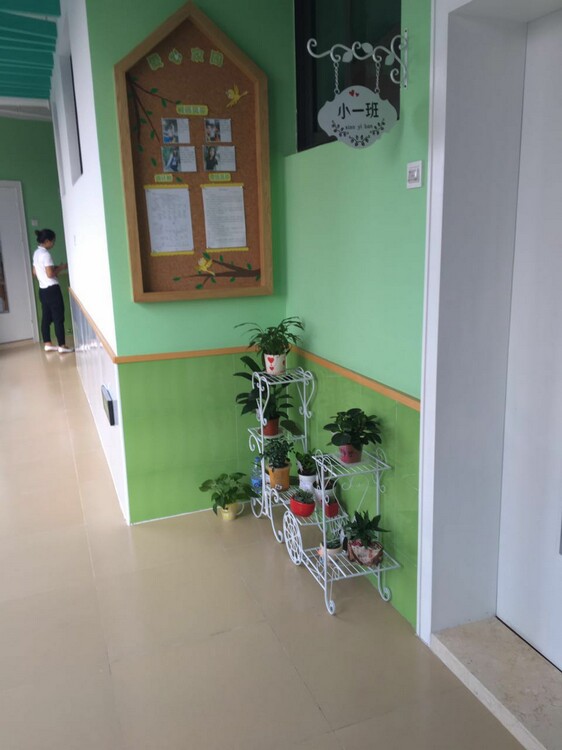 諾迪士廠家直銷CA3W實(shí)木櫸木邊特殊造形水松軟木板幼兒園家園聯(lián)系欄辦公展板
