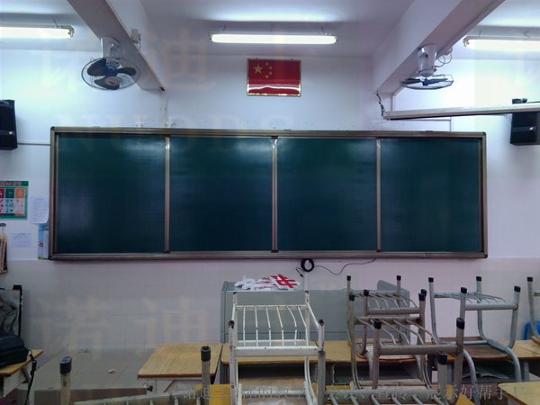 諾迪士訂做多媒體教學(xué)課室推拉黑板左右移動綠板一體機磁性綠板